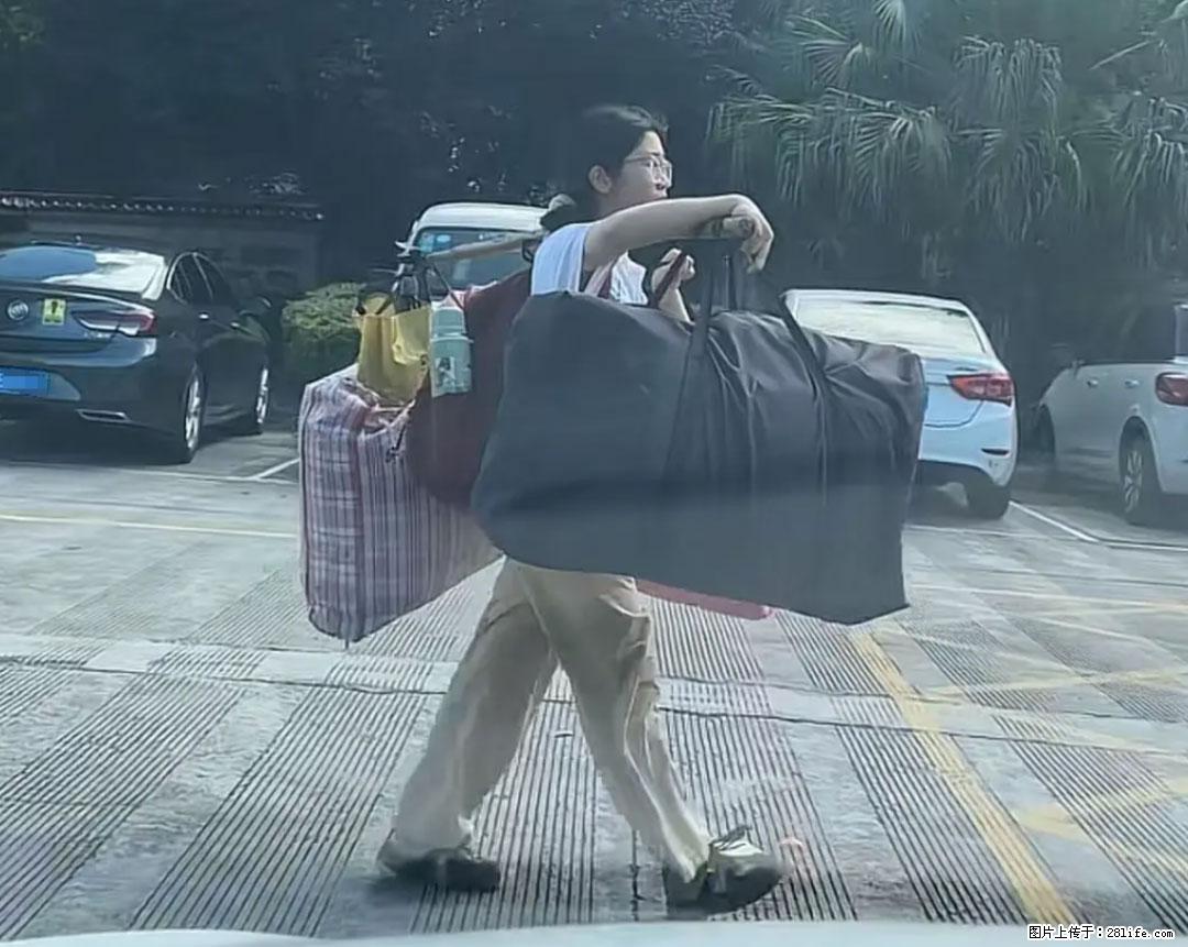 全网追的“扁担女孩”，找了一份暑假工，时薪12元 - 防城港生活资讯 - 防城港28生活网 fcg.28life.net